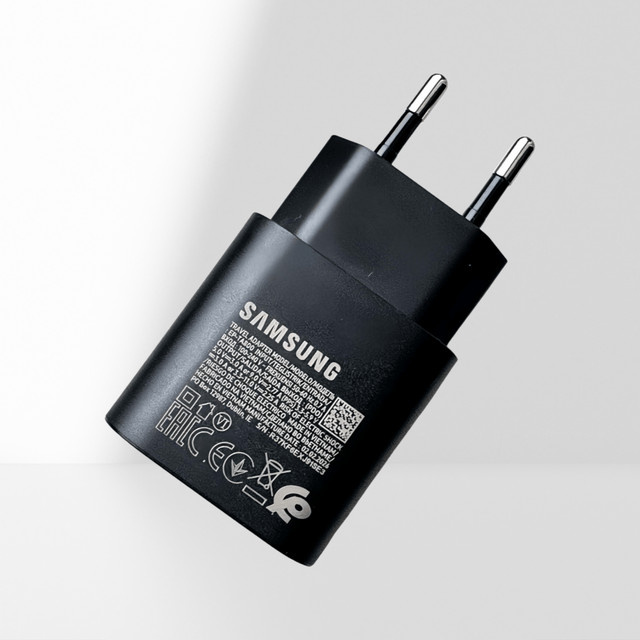 Samsung Original 25W Schnellladegerät EU Netzadapter in Schwarz für Galaxy S24 S23 S22 S21 S20, Note 20 und Z Flip/Fold Serie sowie Galaxy A55 A35 A25 A15 - Bild 1