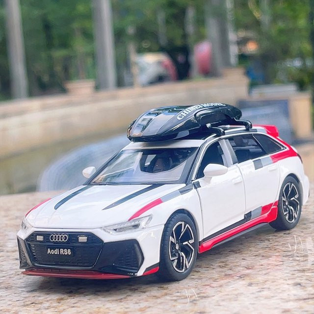 MAKEDA RS6 R8 V10 Plus Miniaturauto, 1:32, Metall, mit Licht und Sound, ab 14 Jahre - Bild 1