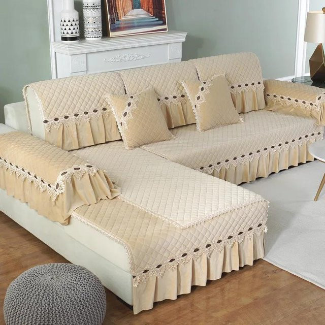 Rutschfester Plüsch-Sofabezug in Beige mit Spitzendekor, moderner Couchbezug aus Mikrofaser und Samt, B/H: 40 x 70 cm - Bild 1