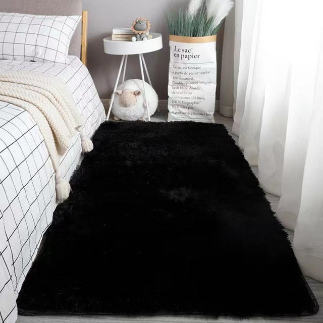 VIKAMA Seiden- und Wollteppich in Schwarz, einfarbig und schmutzabweisend im minimalistischen Stil für dein Schlafzimmer - Bild 1