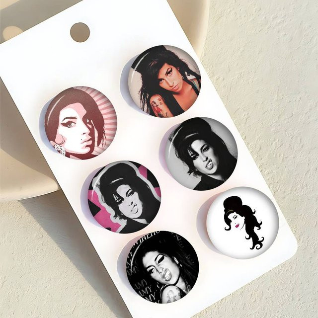 kayou Brosche, Amy Winehouse, Unisex - Bild 1