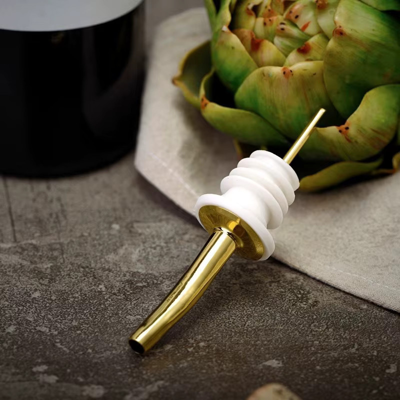 KKYFMM 6-teiliges Weinzubehör-Set mit vergoldetem Weinausgießer und Stopper in Gold - Bild 2