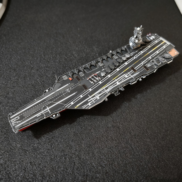 AT 99 MODEL Flugzeugträgermodell der Ford-Klasse, statisches Modellschiff, 1/2000 - Bild 1