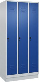 C+P Spind Classic PLUS Garderobenschrank mit 3 Abteilen, Sockel, Sicherheits-Drehriegel, 4 Garderobenhaken und mittiger Trennwand, H x B x T: 195 x 90 x 50 cm - Bild 1