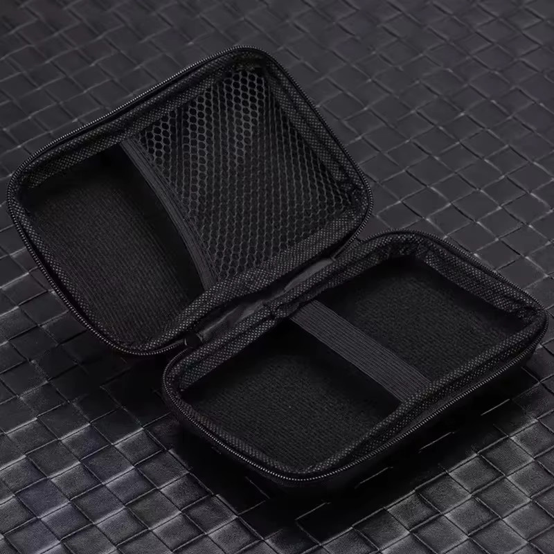 DATA FROG 6-in-1 Aufbewahrungstasche und Displayschutzfolien Set für die R36S Retro-Spielekonsole in Schwarz und Transparent - Bild 2