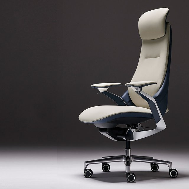 Ergonomischer Bürostuhl von DUTRIEUX aus Kunstleder mit Kopfstütze und Armlehnen in Mehrfarbig - Bild 1