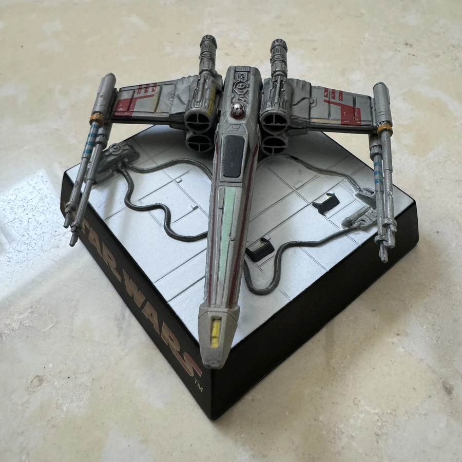 TAKARA TOMY Star Wars T-65 X-Wing Starfighter, Actionfigur, 3,75 Zoll - Bild 2