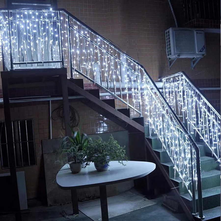 Peach Forest LED Eiszapfen Lichterkette mit 96 LEDs in Weiß für Weihnachtsdekoration und Partys, USB-betrieben - Bild 3