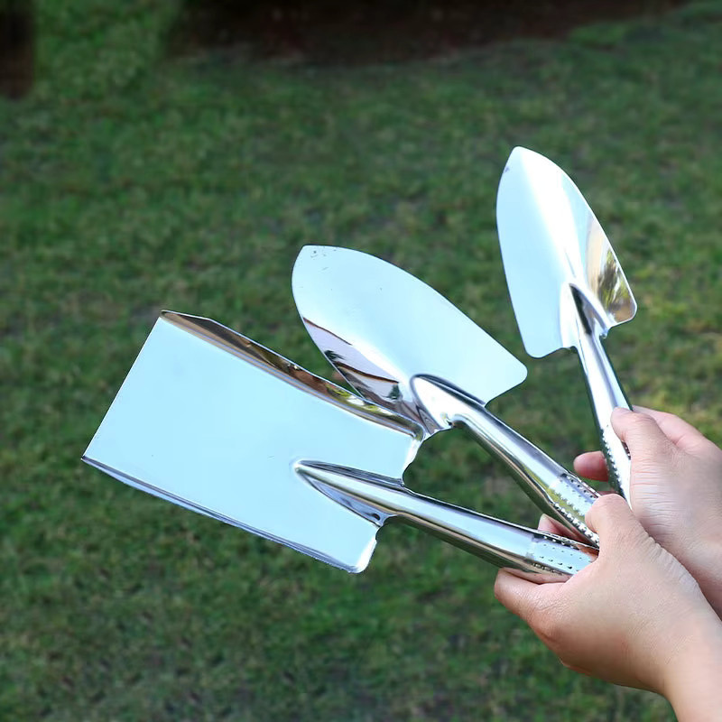 Multifunktionale ergonomische Gartenschaufel aus Edelstahl in Silber - Bild 6