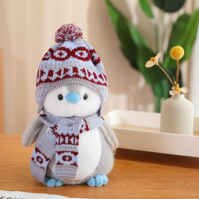 Kidsly Pinguin Plüschtier mit Hut und Schal, grau, 30cm - Bild 1