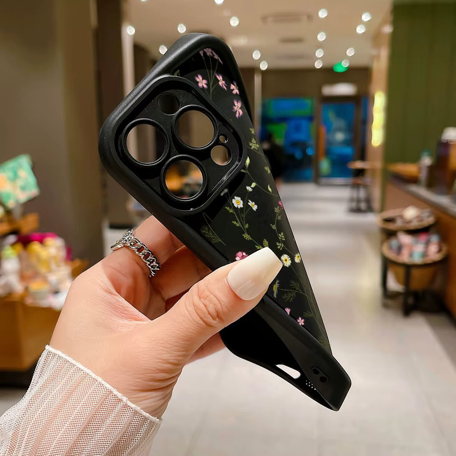 Stoßfeste TPU-Handyhülle mit Blumenmuster von AKABEILA in Schwarz für iPhone Modelle - Bild 2