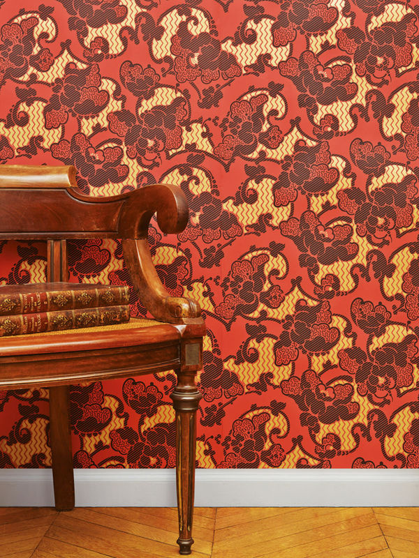 Isidore Leroy Tapete Deauville Imperial in Rot mit floralem und botanischem Muster, modern und glänzend - Bild 2