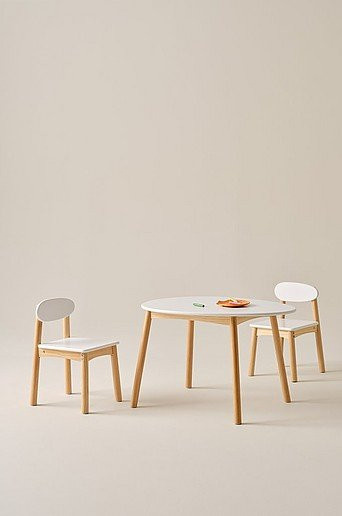 Jotex HULTA EGG Kindertisch Set mit 2 Stühlen in Weiß, runder Tisch aus MDF und Kiefer, B/T/H: 60 x 52 x 35 cm - Bild 1