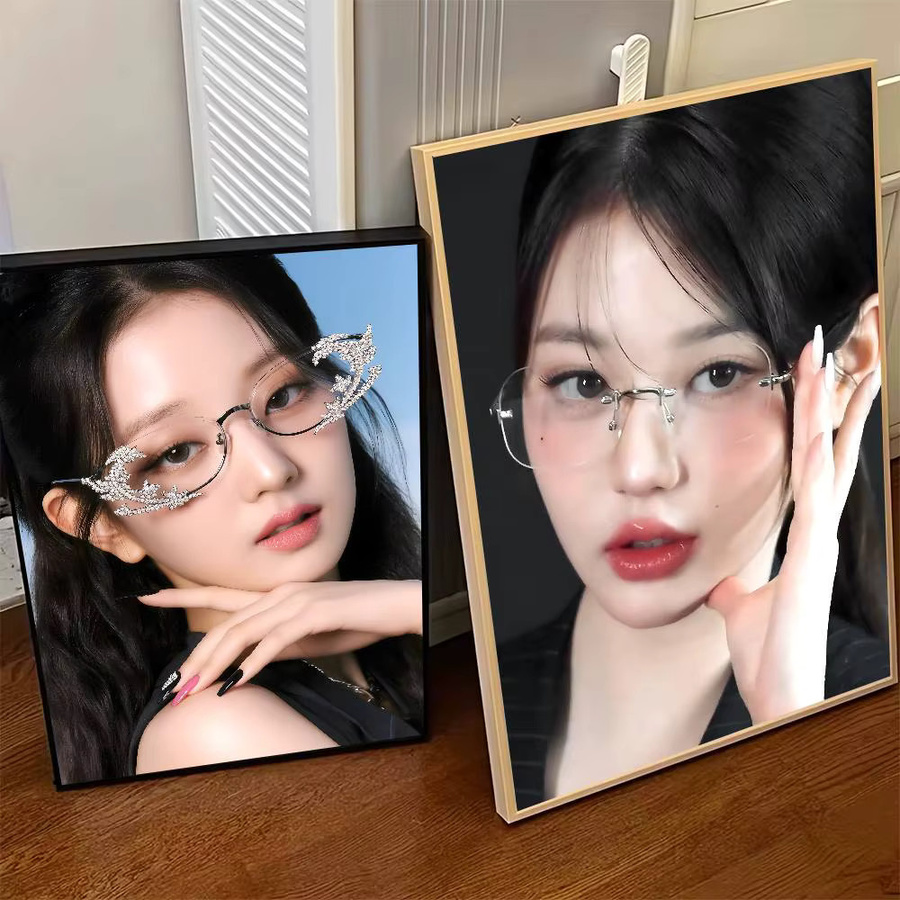 Wonyoung Anime selbstklebendes Wandbild in Multicolour als moderne Tapete für dein Schlafzimmer - Bild 4
