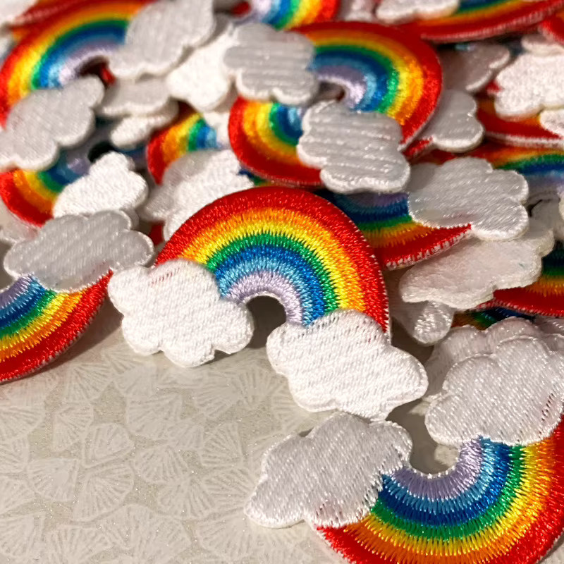DUTRIEUX Regenbogenwolken Selbstklebende Stickerei-Patch-Applikation in Multicolour für Jeans und DIY-Projekte - Bild 2