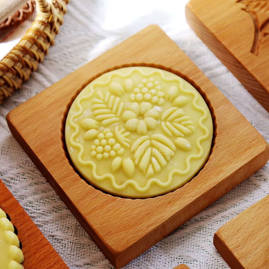 Cippes Keksform aus Holz mit Blumenmuster in Beige, runde 3D-Ausstecherform für Kekse, Fondant und Kuchen - Bild 2