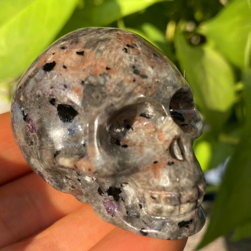 Handgeschnitzter Yooperlith-Schädel aus Quarzkristall von CrystalHola, mehrfarbig - Bild 3
