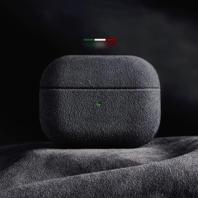Luxuriöse Wildlederhülle für Apple AirPods Pro 2, AirPods 4 und AirPods 3 in Schwarz und Grau - Bild 1