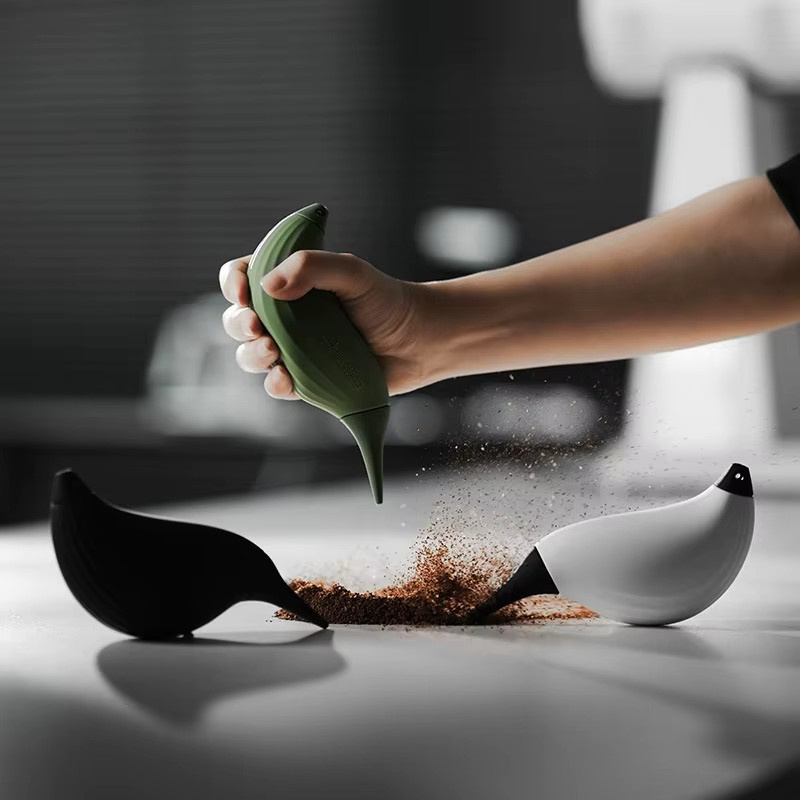 JUSTINLAU Luftgebläse in Vogelform als Staubentferner und Gummireiniger in Grün für Kaffeemühlen und Kaffeebar-Werkzeuge - Bild 1