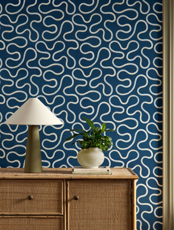 Scion Tapete Bimble Twilight in Blau mit abstraktem Mid-Century Design aus Vlies - Bild 2