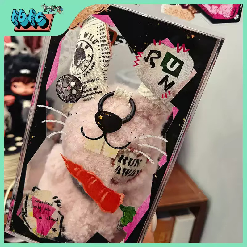 POP MART Hirono Little Hare Blind Box Plüschfigur mit Acryl-Vitrine und drehbarem Sockel, Höhe: 23 cm - Bild 4
