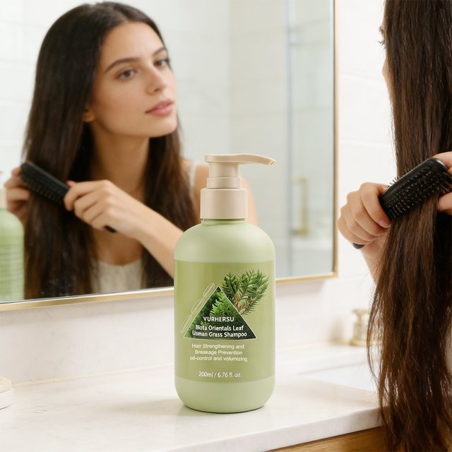 YURHERSU Kräuter-Usma-Thuja-Shampoo, Unisex - Bild 1