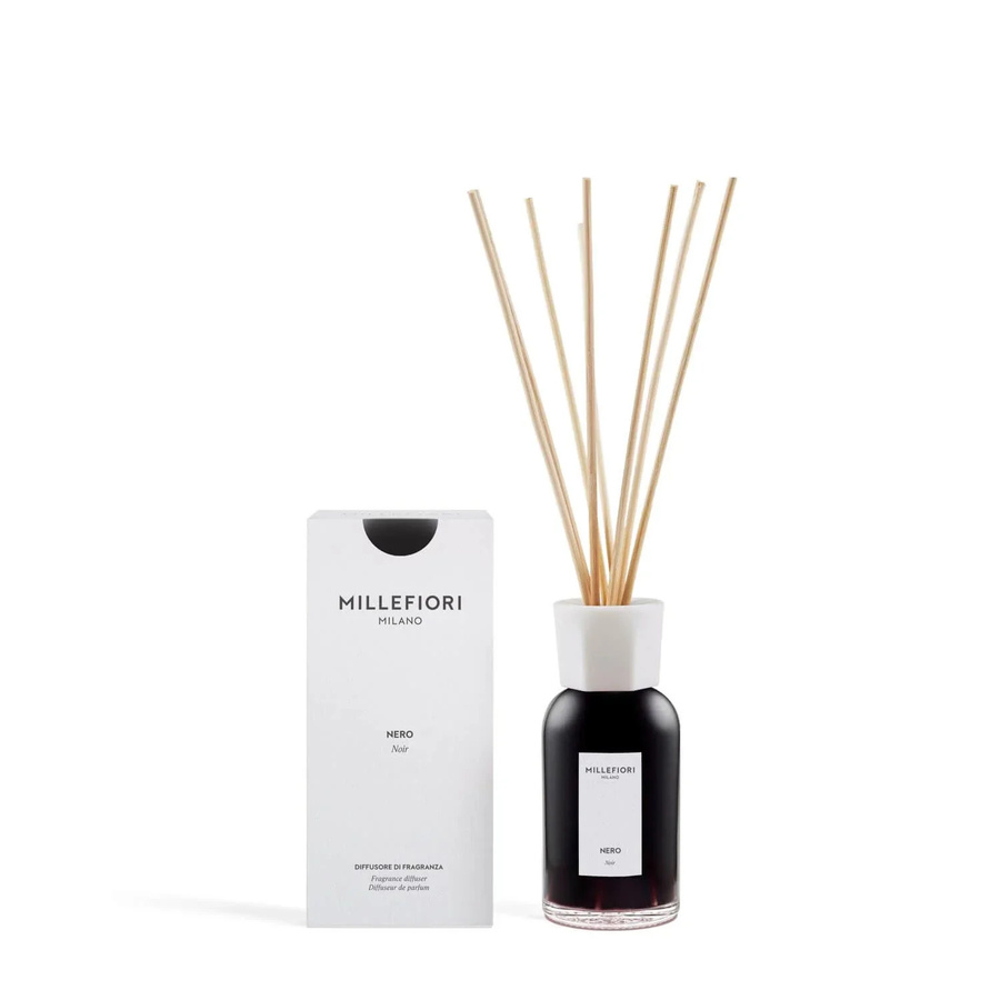 Millefiori Milano Raumduft-Diffuser Nero mit Rattanstäbchen, würzig und warm, 250 ml - Bild 1