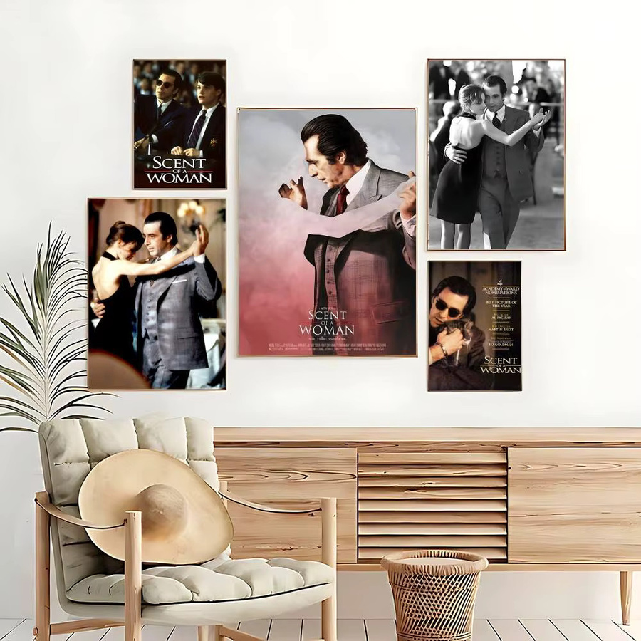 Modernes Leinwandposter Duft einer Frau Abstract Portrait Wandkunst in Mehrfarben von 52TOYS - Bild 4