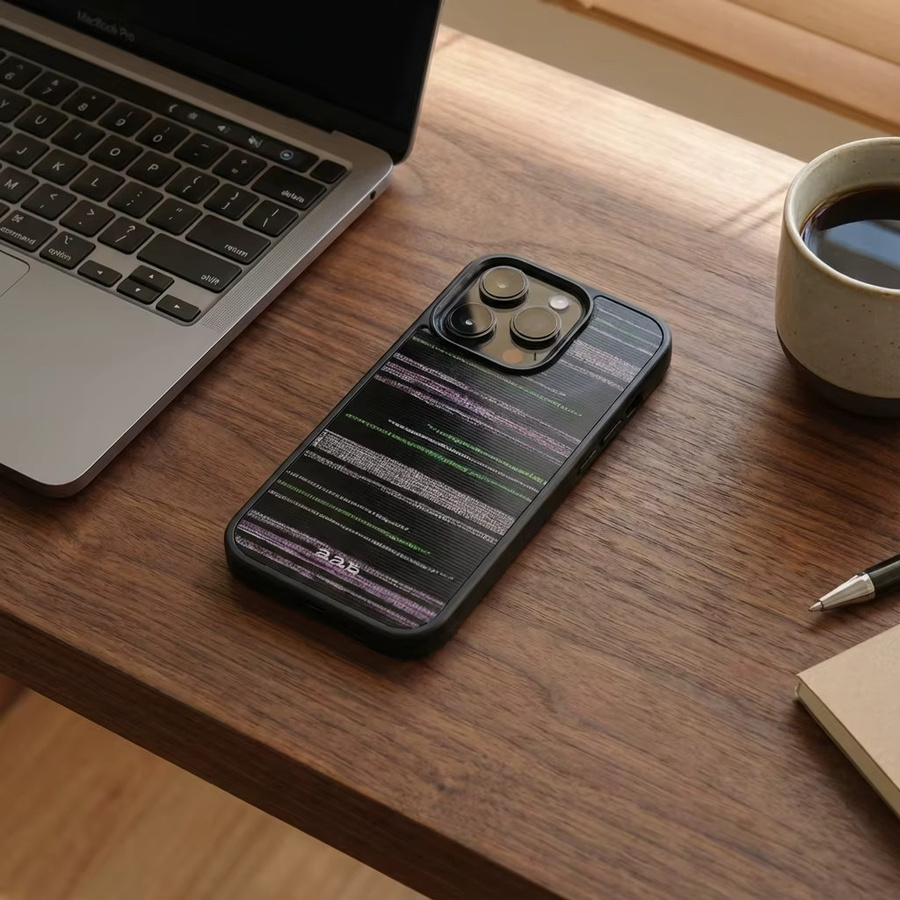 DecoPhone Handyhülle Rissiger Stoff mit violett-grünem Patchwork-Design und schwarzem stoßfestem Rand für iPhone 17, 16, 15, 14 Pro Max - Bild 3