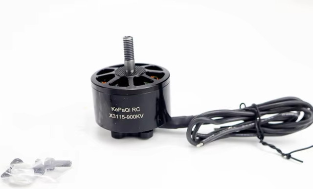 Bürstenloser Motor 3115 900KV für RC Multirotor FPV Cinelifter und X-Klasse Drohnen in Schwarz - Bild 1