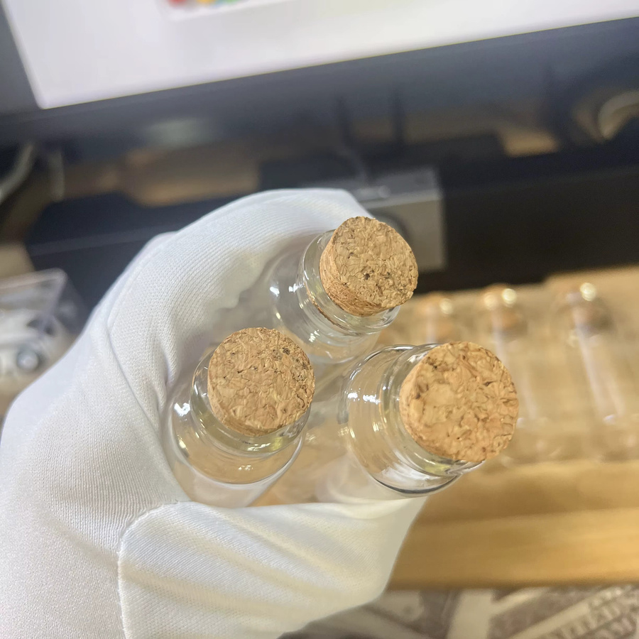 15 Stück Glasgefäße mit Korkverschluss, transparente Nachfüllflaschen 40 ml für Gewürze, Samen oder DIY-Dekoration - Bild 4