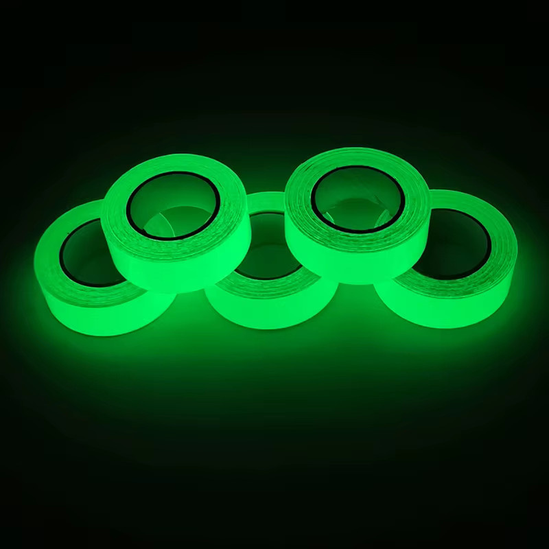 Selbstklebendes fluoreszierendes Sicherheitsband in Grün für Treppen und Bühnen als dekoratives Warnband - Bild 3