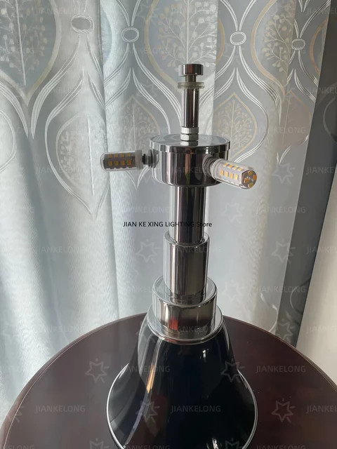 JIANKEXING Vintage LED Schreibtischlampe in Weiß, dimmbare Designer Tischlampe für Wohnzimmer, Schlafzimmer und Home Office - Bild 1