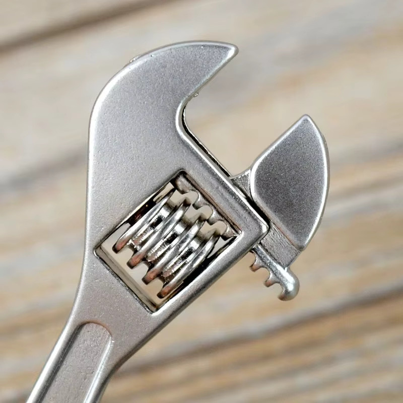 VIBRATITE Verstellbarer Schraubenschlüssel Anhänger aus Metall in Silber - Bild 2