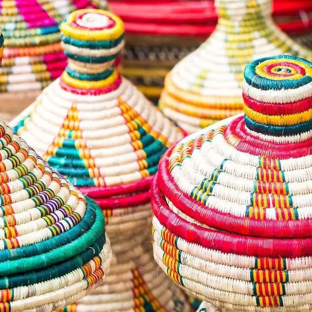 Seetangkorb mit Deckel in Multicolour als Handorganizer und Aufbewahrungsbox aus offen gewebtem Material - Bild 1