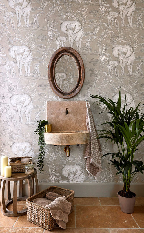 Harlequin Tapete Kinabalu Silver in Grau mit botanischem Animal-Print aus Vlies - Bild 2