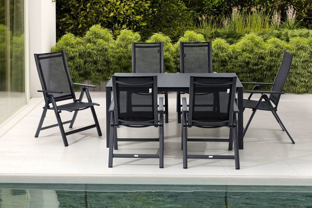 OUTFLEXX Garten-Essgruppe in Anthrazit Matt mit 6 Klappstühlen, Tisch B: 160 cm, T: 95 cm, H: 74 cm, aus Alu, Spraystone und Textil - Bild 1