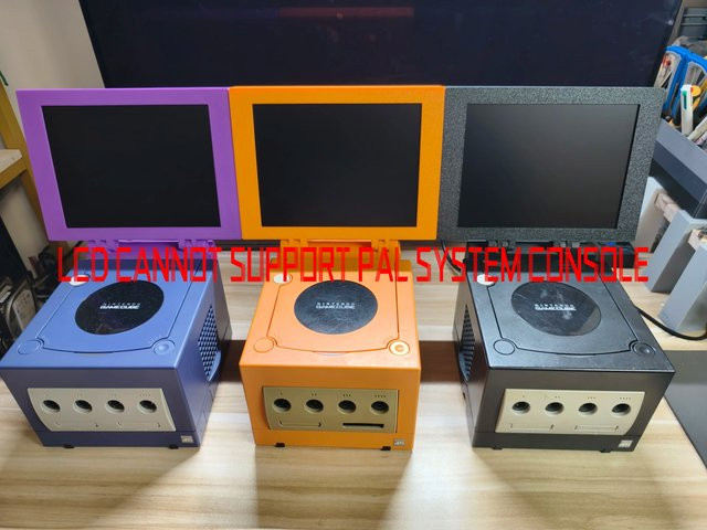 Tragbare Retro Arcade Spielkonsole mit 8 Zoll Display und Stereo Sound in Orange für Gamecube NGC NTSC - Bild 1