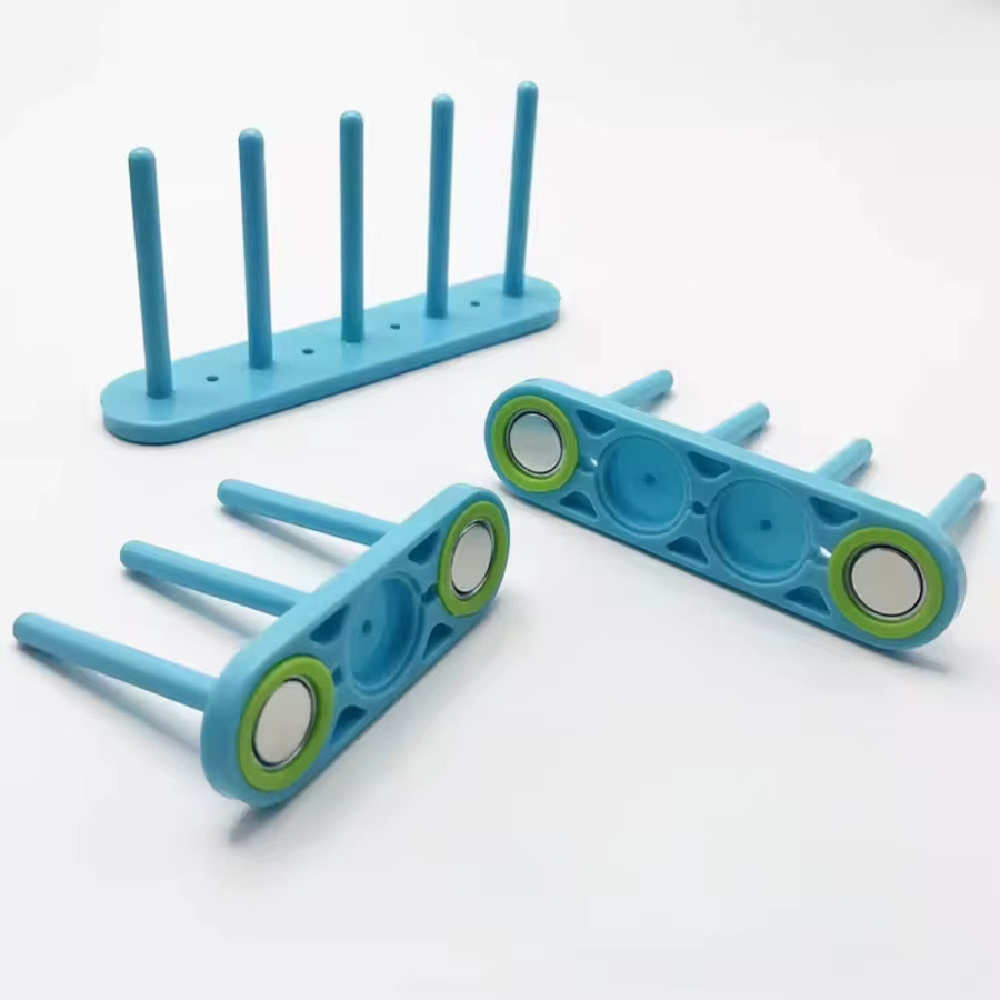 Magnetischer Spulenhalter und Faden-Organizer in Blau für das Nähen - Bild 1