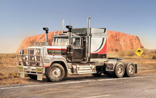 Italeri Black Thunder Australian Truck, Fahrzeug, 1:24 - Bild 1
