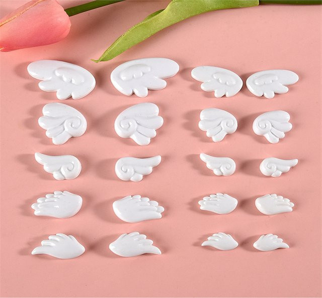 20 Stück weiße Engelsflügel aus Harz als Flatback Cabochon für DIY Bastelbedarf und Scrapbooking - Bild 1