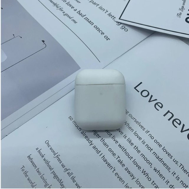 Apple Airpods Schutzhülle aus flüssigem Silikon in Weiß - Bild 1