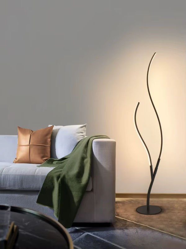 ZCTOP LED-Eckstehlampe im Baumzweig-Design mit Fernbedienung, moderne Stehleuchte aus Metall für Wohnzimmer und Schlafzimmer, Schwarz - Bild 6