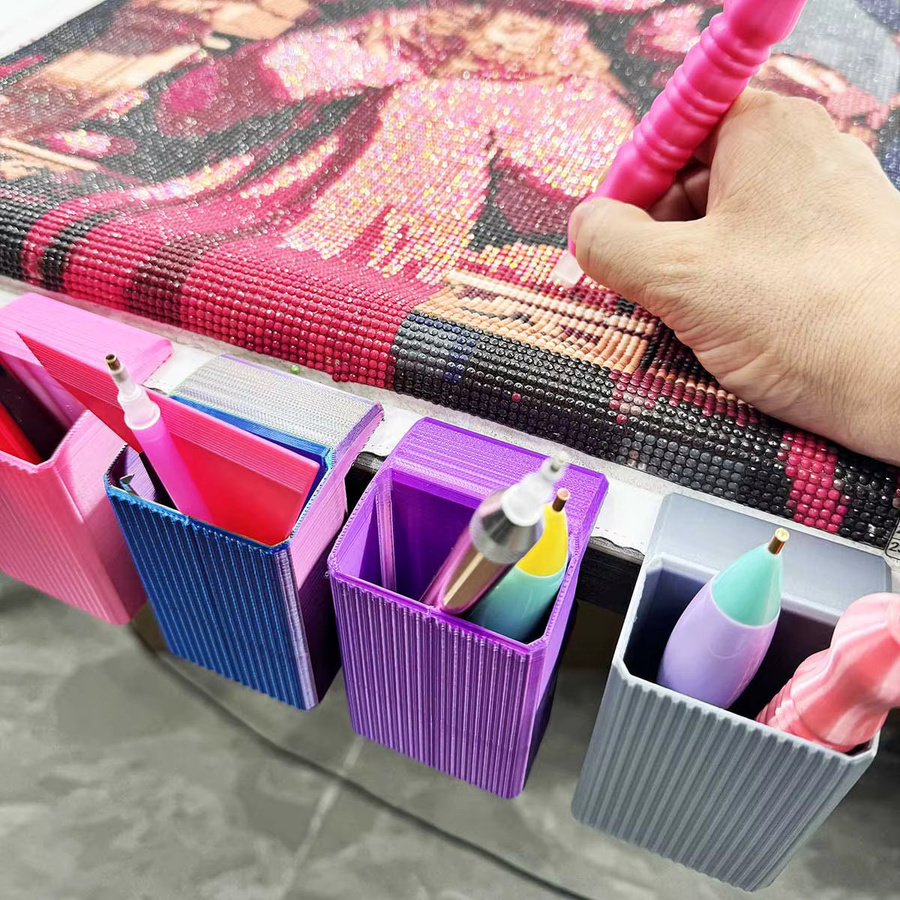 QIZITENG 5D Diamantmalerei Zubehör Set mit Punkt Bohrer Stifthalter und Aufbewahrungsbox in Multicolour - Bild 1