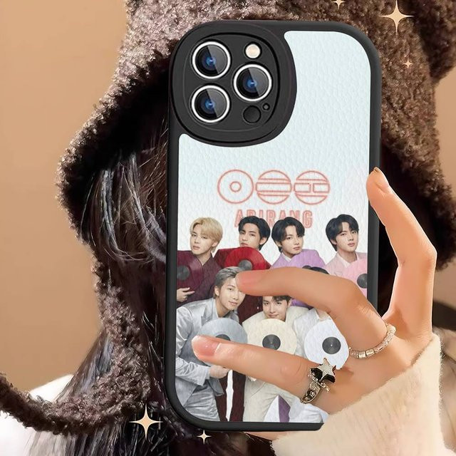 BTS Bangtan Boys Leder Handyhülle für iPhone 16 15 14 13 12 11 Pro Max Plus in Multicolour - Bild 1