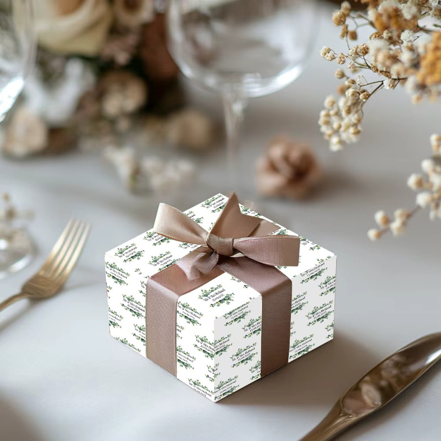 Personalisiertes Geschenkpapier mit Kranzmuster in Weiß für Geburtstage und Hochzeitstage von cyuan - Bild 3
