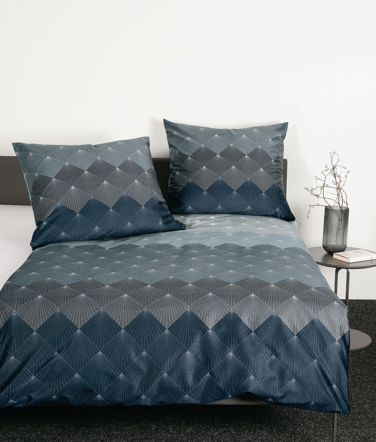Janine Moments Mako-Satin Bettwäsche mit Kissenbezug in Silber Grau Blau, Design Rauten Fächer, B/H: 155 x 220 cm und Kissen: 80 x 80 cm - Bild 1