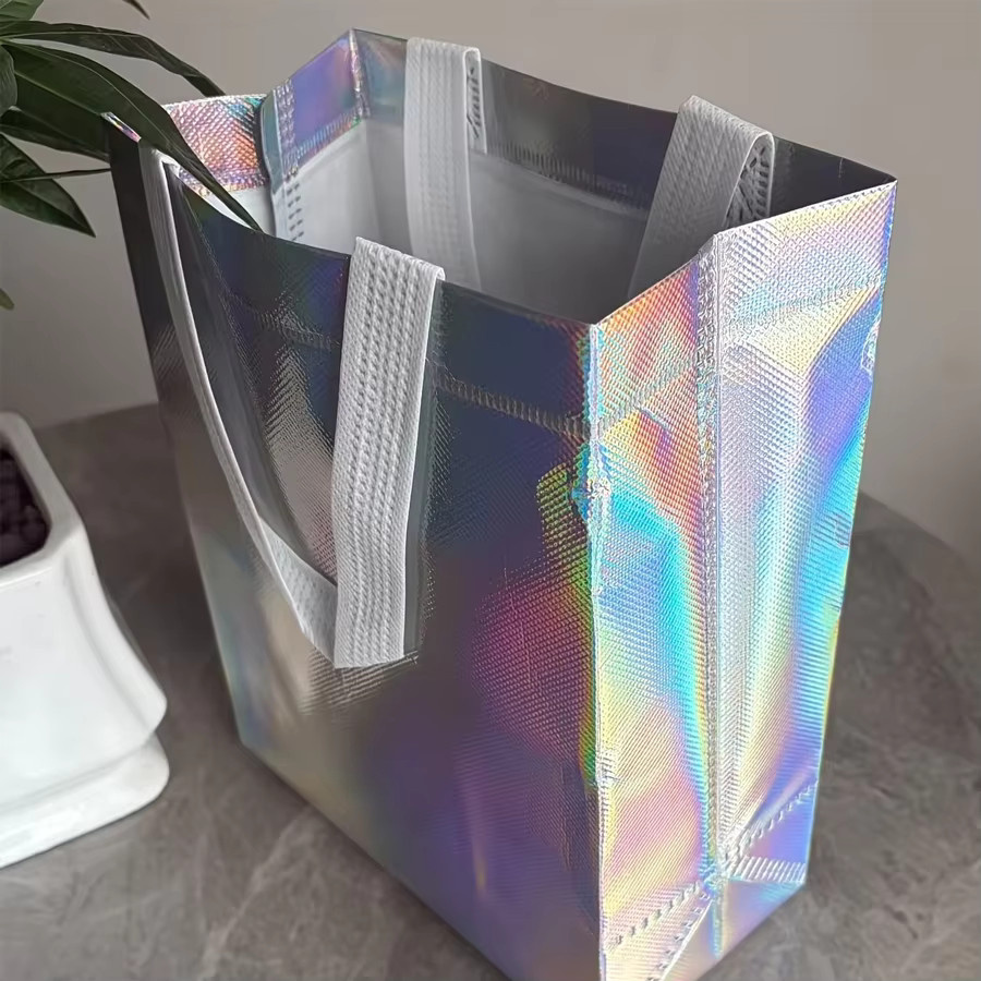 10 Stück holografische Geschenktaschen aus Vliesstoff mit Griffen in Multicolour von XJM - Bild 2