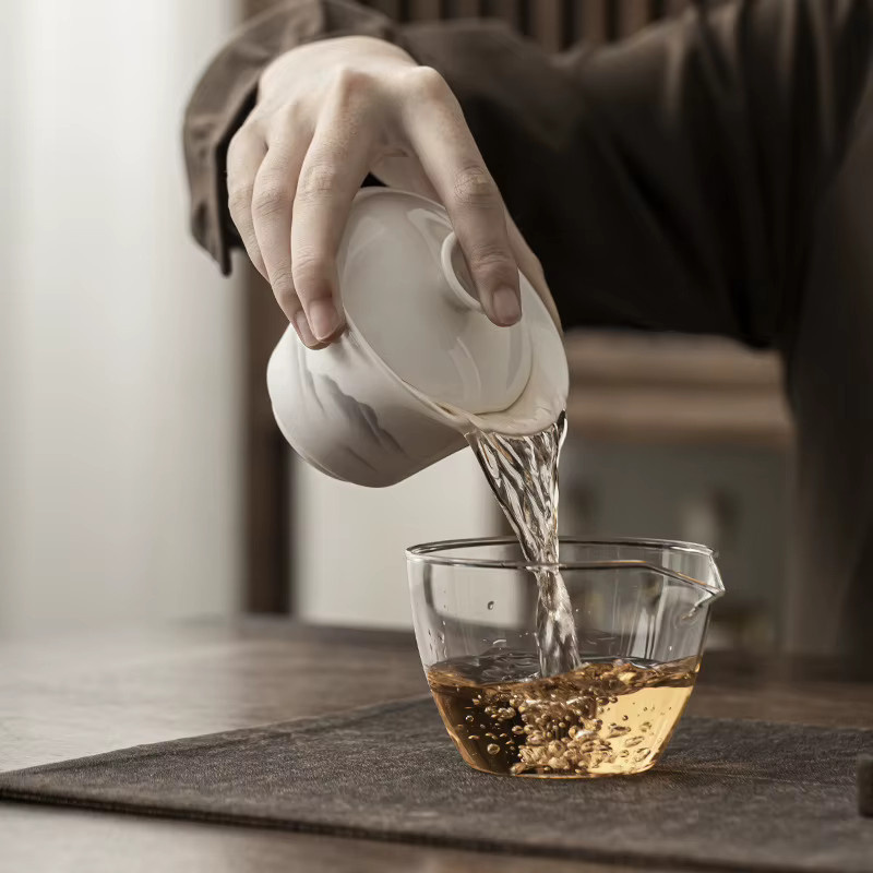 Tragbares Reise-Teeservice aus weißer Nete-Jade und Porzellan mit Infuser - Bild 3