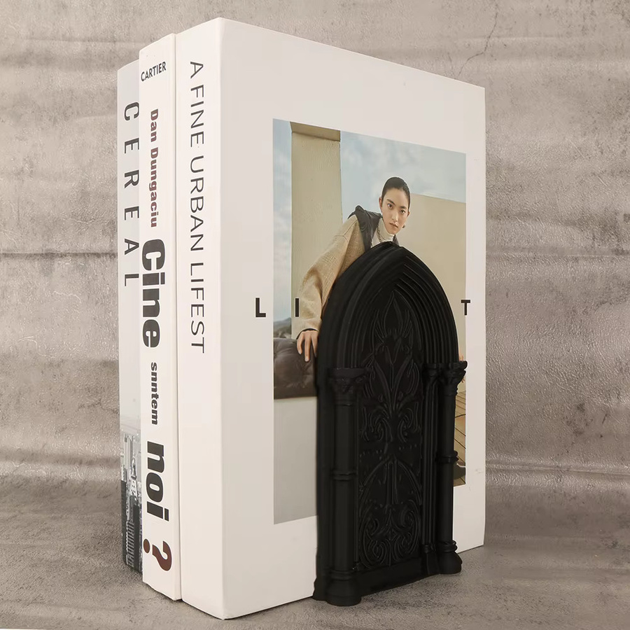 Gothic Buchstützen mit Kirchenbogen-Gravur aus Resin in Schwarz für dein Heim oder Arbeitszimmer - Bild 3
